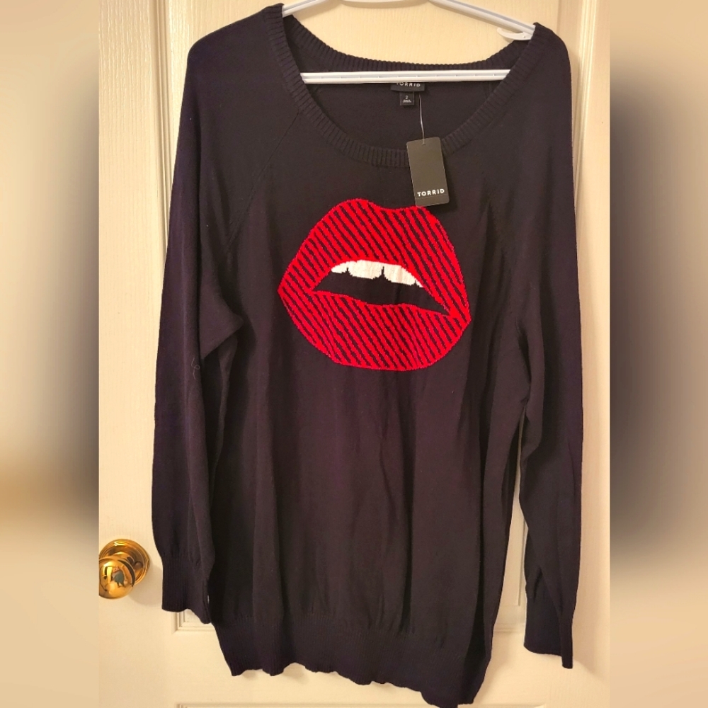 Torrid sweater with red lips, 2x